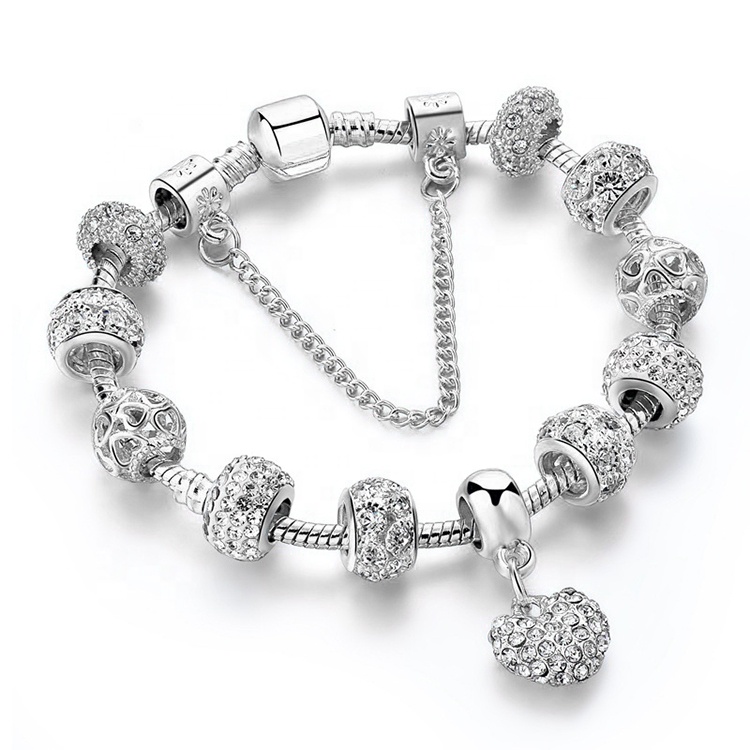 Luxurious Gold-Plated Crystal Bead Attraction Bracelet with Coronary heart-Formed Diamond Inlay for Ladies